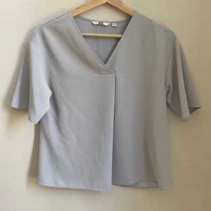 UNIQLO light blue top